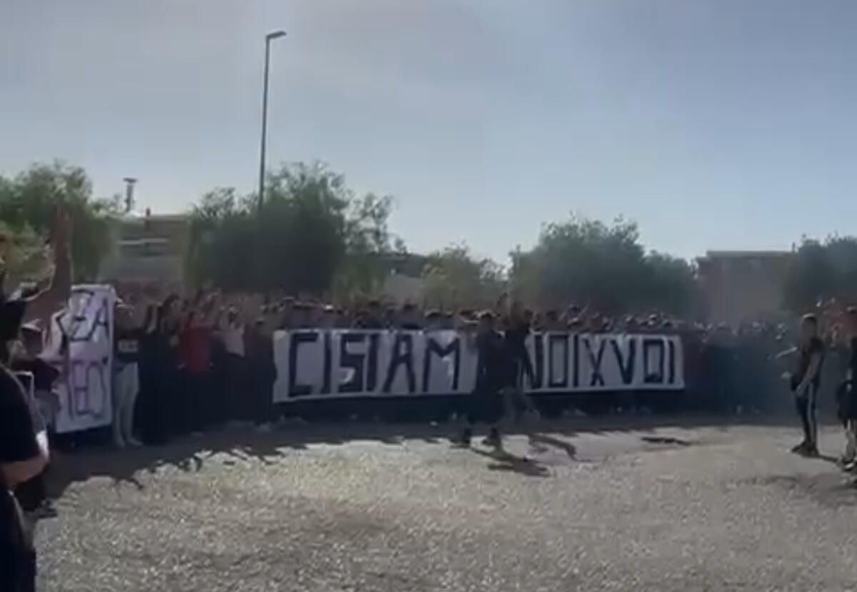 Foggia, centinaia di ragazzi omaggiano Samuele, Michele e Gaetano - 