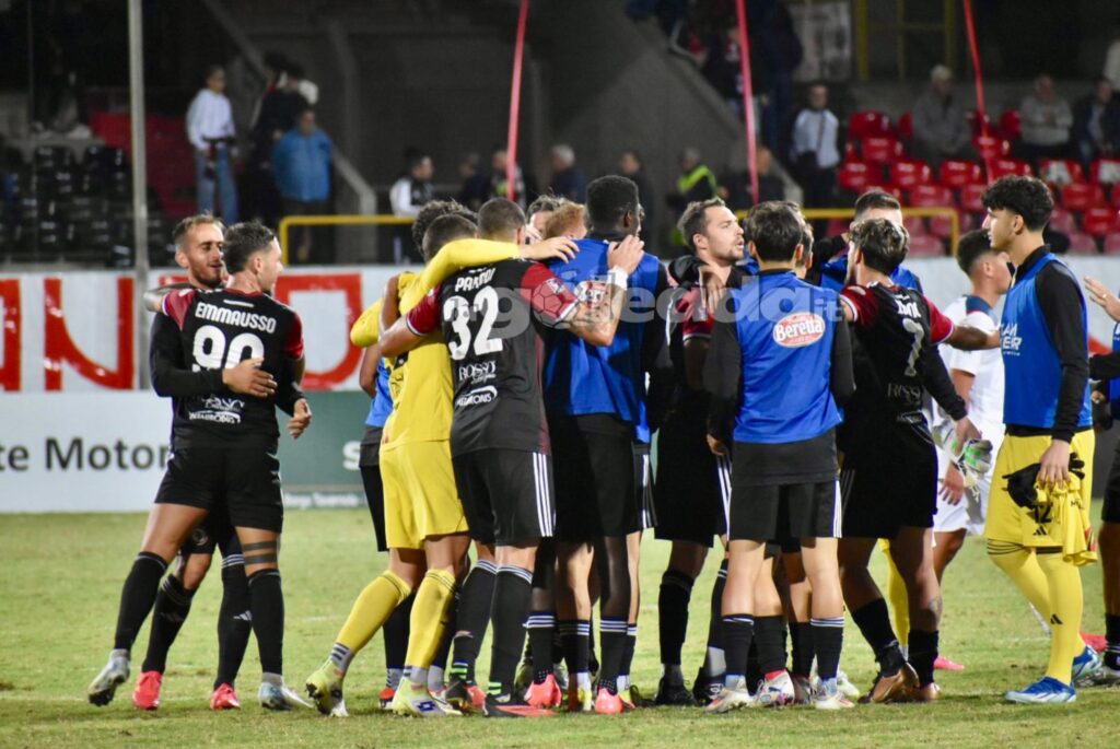 Immagine in evidenza: uno scatto di Foggia-Taranto (Serie C - girone C 2024/25) - crediti: foto di Luigia Spinelli (RIPRODUZIONE VIETATA)