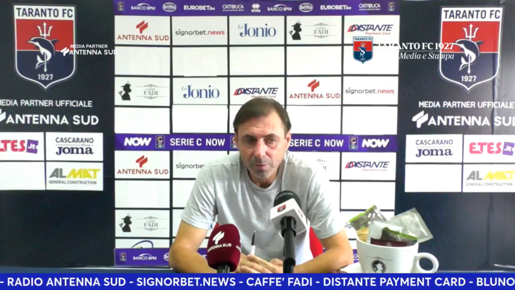 Immagine in evidenza: mister Carmine Gautieri - crediti foto: pagina ufficiale Facebook Taranto Calcio (frame da video)