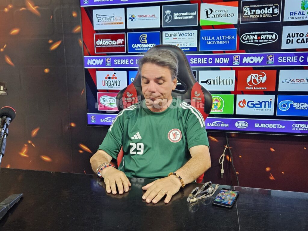 Mister Ezio Capuano durante la conferenza di presentazione di Foggia-Taranto, foto di Mario Mesca per lagoleada.it - riproduzione vietata