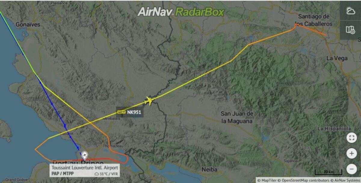 Paura in volo: aereo Spirit Airlines colpito da proiettili all’atterraggio ad Haiti – sospesi tutti i voli! Scopri cosa è successo - 
