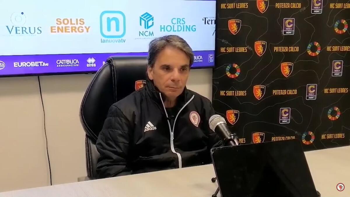 Capuano: "Non è colpa di Canonico. Giocatori? Certi atteggiamenti..." - Immagine in evidenza: mister Ezio Capuano - crediti: canale ufficiale YouTube Calcio Foggia 1920 (frame da video)