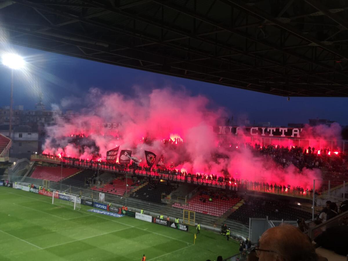 Foggia, operazione ds: desiderio Di Bari. La situazione - Immagine in evidenza: uno scatto di Foggia-Audace Cerignola (playoff Serie C 2022/23) - crediti: foto di Mario Mescia/lagoleada.it (RIPRODUZIONE VIETATA)