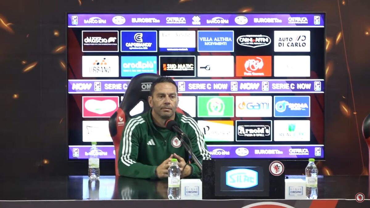 Foggia, Zauri: "È l'ora di reagire. Vittoria unica medicina" - Immagine in evidenza: mister Luciano Zauri - crediti foto: canale ufficiale YouTube Calcio Foggia 1920 (frame da video)