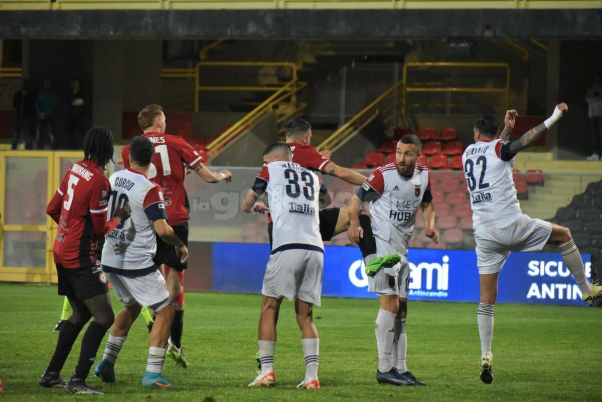 Foggia-Casertana 0-0, risultato finale - Immagine in evidenza: uno scatto di Foggia-Casertana (Serie C - girone C 2023/24) - crediti: foto di Luigia Spinelli (RIPRODUZIONE VIETATA)