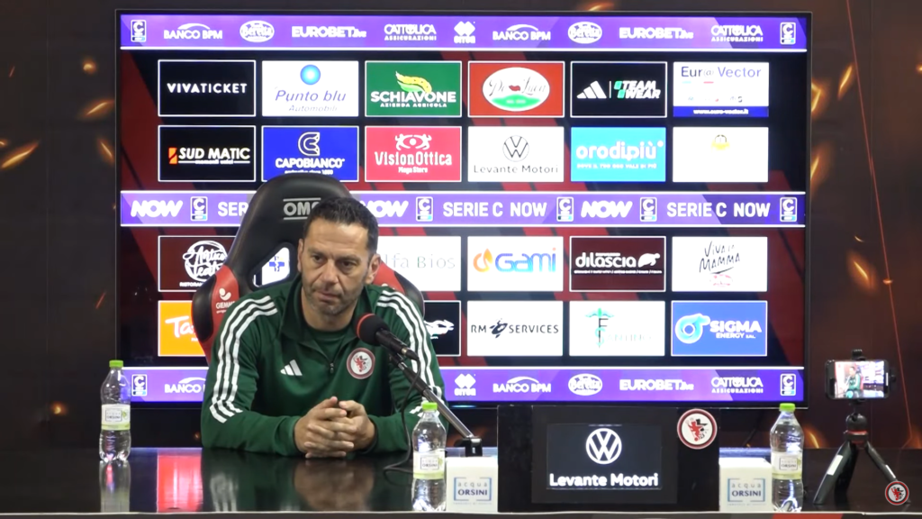 Immagine in evidenza: mister Luciano Zauri - crediti foto: canale ufficiale YouTube Calcio Foggia 1920 (frame da video)
