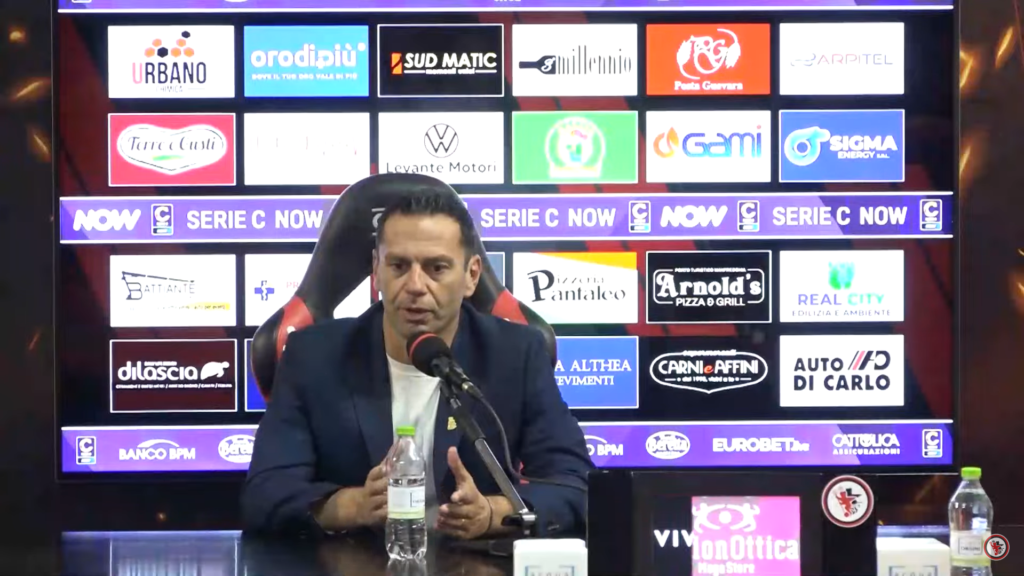 Immagine in evidenza: mister Luciano Zauri - crediti foto: canale ufficiale YouTube Calcio Foggia 1920 (frame da video)