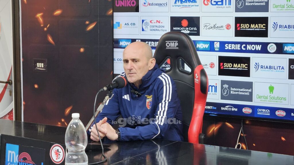 Immagine in evidenza: mister Vincenzo Cangelosi - crediti: foto di Mario Mescia/lagoleada.it (RIPRODUZIONE VIETATA)