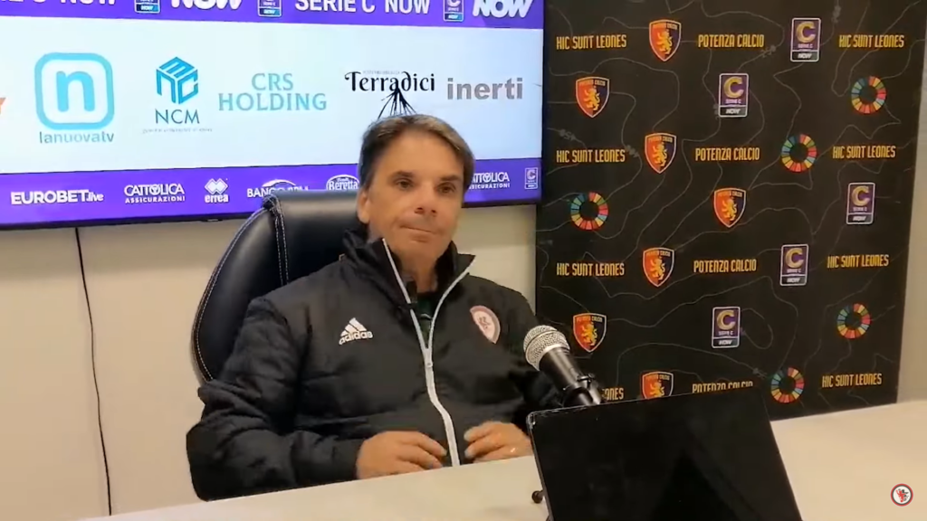 Immagine in evidenza: mister Ezio Capuano - crediti: canale ufficiale YouTube Calcio Foggia 1920 (frame da video)