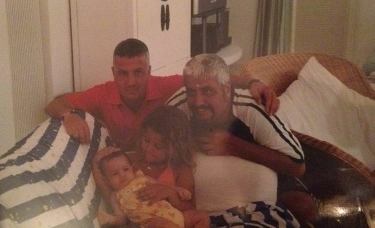 Immagine condivisa da Carmine Daniele con la sua famiglia (Facebook, Carmine Daniele FOTO) - www.notiziesecche.it