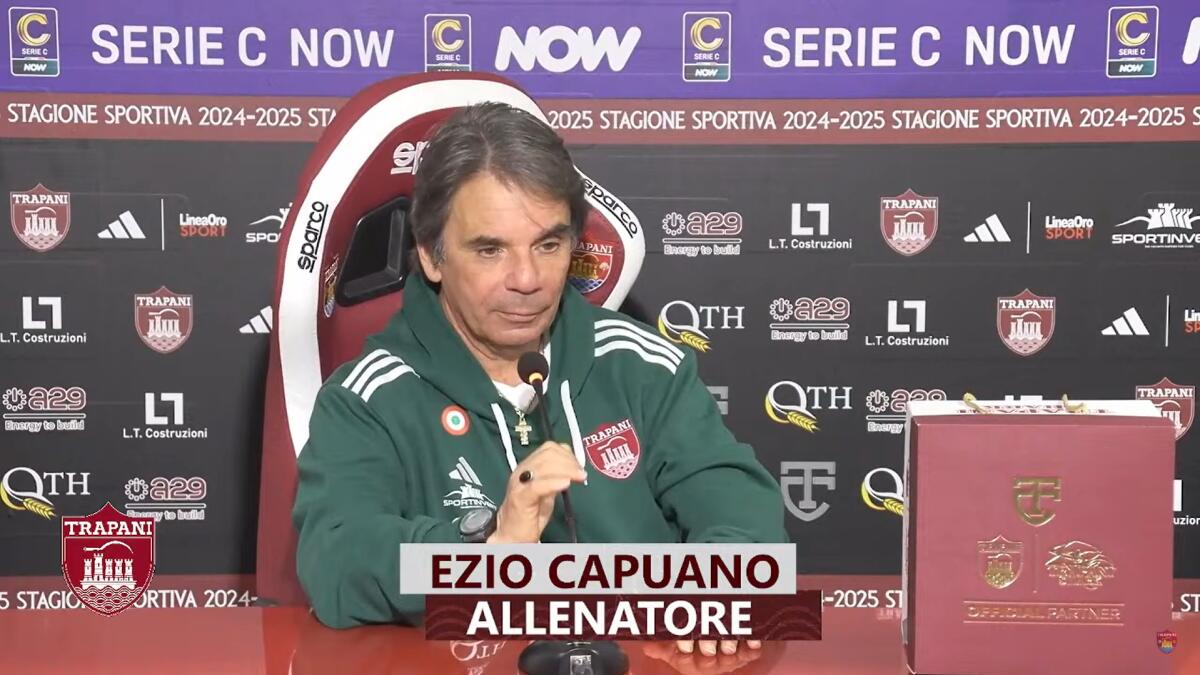 Trapani, Capuano: "Foggia giocava molto basso. Noi inefficaci davanti" - Immagine in evidenza: mister Ezio Capuano - crediti foto: canale ufficiale YouTube Trapani Calcio (frame da video)