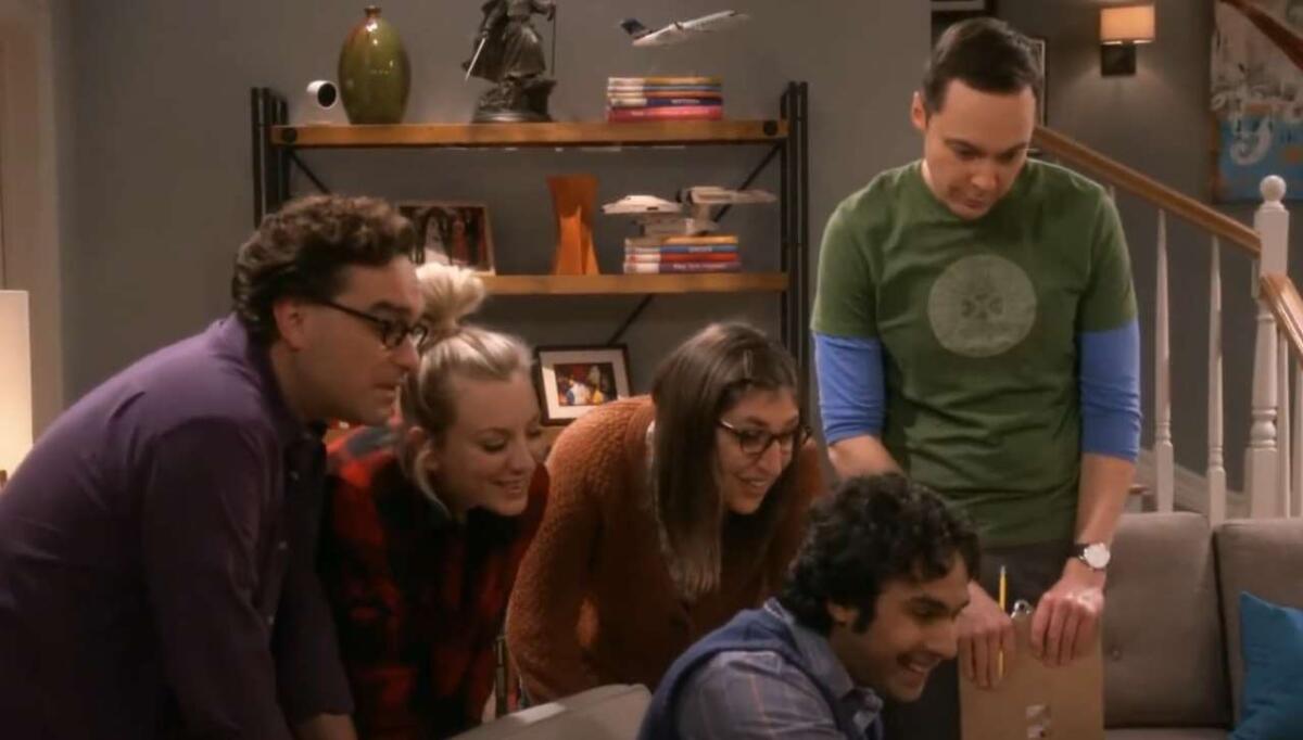 È tempo di reunion per alcuni protagonisti di The Big Bang Theory - Alcuni dei protagonisti di The Big Bang Theory (Shelly&amp;Penny youtube foto)  - www.notiziesecche.it