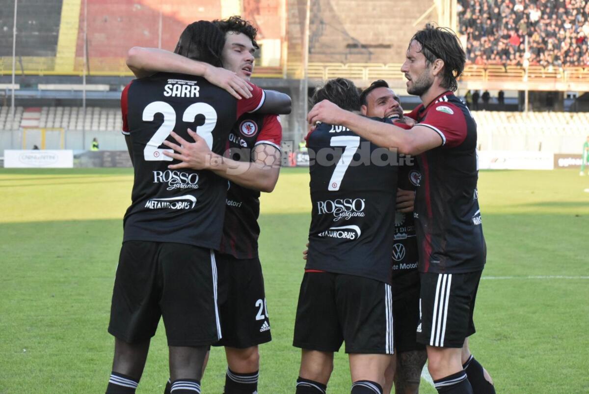 Messina-Foggia, chi è la favorita? Le quote del match - Immagine in evidenza: uno scatto di Foggia-Juventus Next Gen (Serie C - girone C 2024/25) - crediti: foto di Luigia Spinelli (RIPRODUZIONE VIETATA)