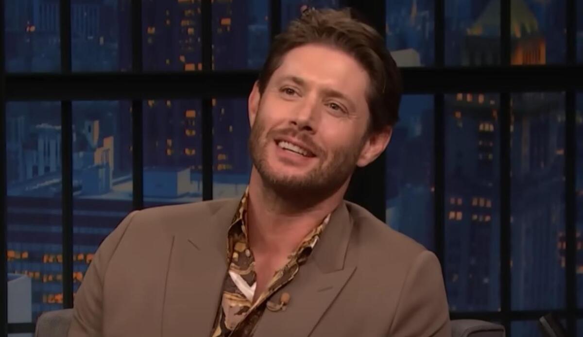 Jensen Ackles rivela i primi dettagli della sua nuova serie che uscirà su Prime Video - Jensen Ackles (Late Night with Seth Meyers - youtube screenshot) - www.notiziesecche.it