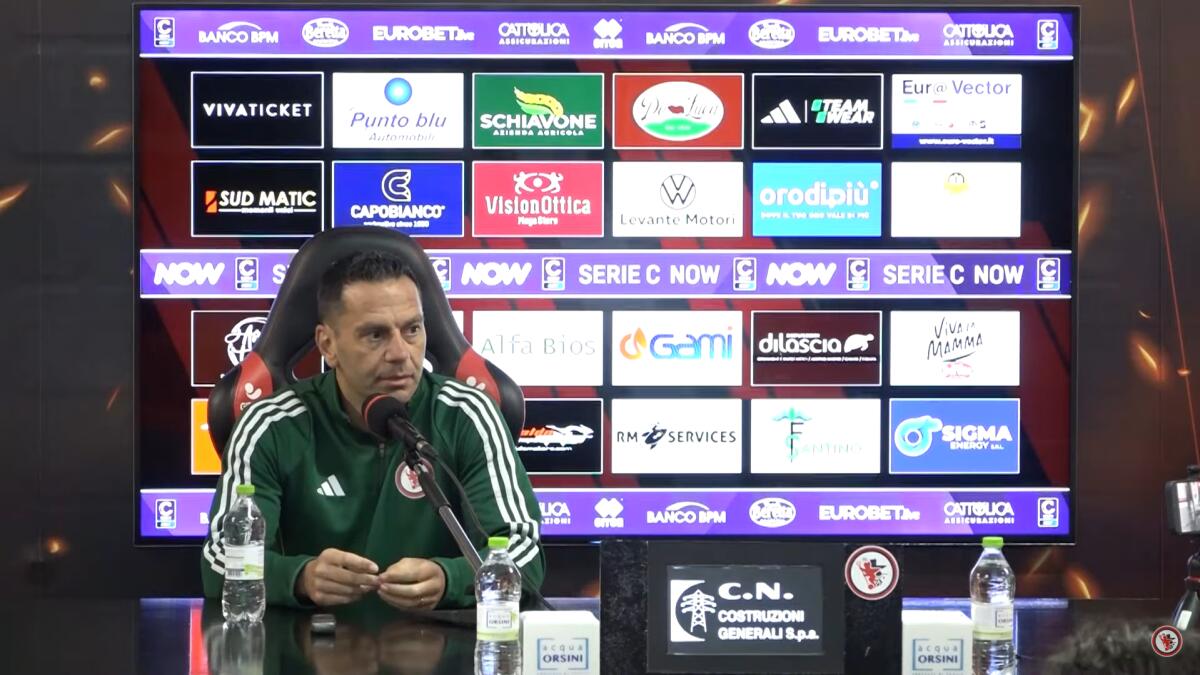 Foggia, Zauri: "Mi sono immerso completamente in squadra e città" - Immagine in evidenza: mister Luciano Zauri - crediti foto: canale ufficiale YouTube Calcio Foggia 1920 (frame da video)
