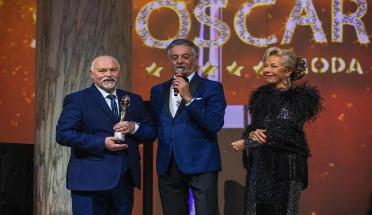 Al Salone delle Colonne Sold Out per il Premio Europeo ST. Oscar della Moda 2024 - Al Salone delle Colonne Sold Out per il Premio Europeo ST. Oscar della Moda 2024