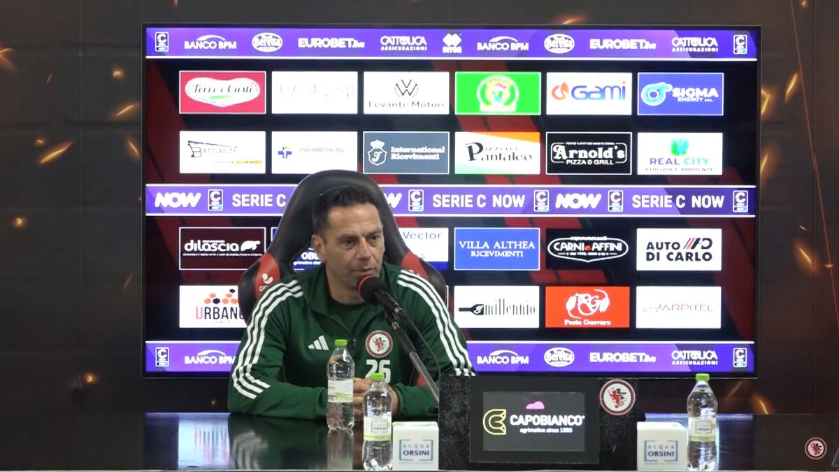 Foggia, Zauri: "A Trapani per giocarcela. Mercato? Adesso..." - Immagine in evidenza: mister Luciano Zauri - crediti foto: canale ufficiale YouTube Calcio Foggia 1920 (frame da video)