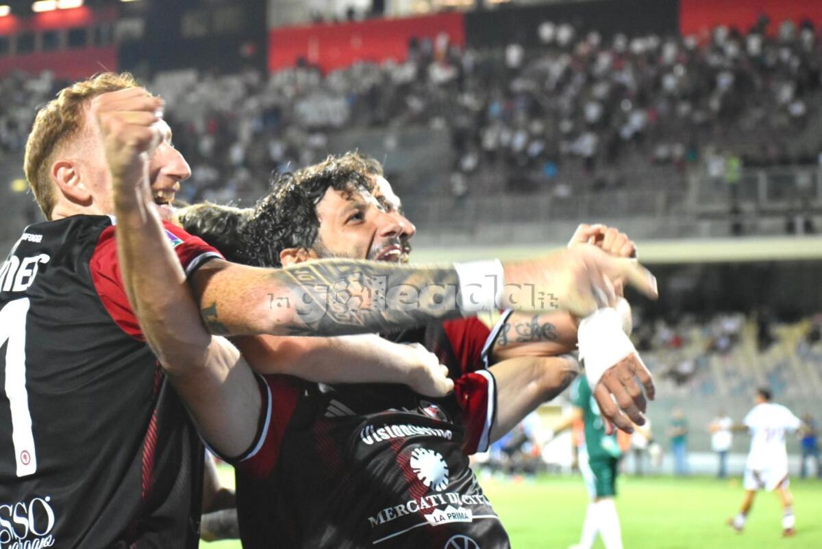 7 allenatori e non solo, tutti i numeri del Foggia nel 2024 - Immagine in evidenza: uno scatto di Foggia-Trapani (Serie C - girone C 2024/25) - crediti: foto di Luigia Spinelli/lagoleada.it (RIPRODUZIONE VIETATA)