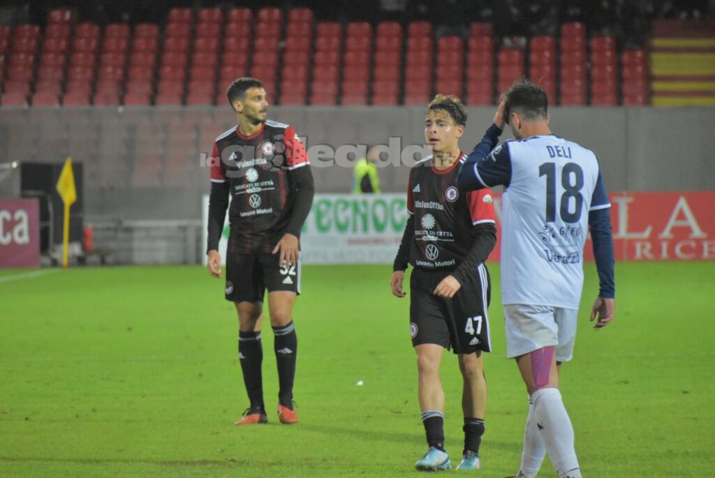Immagine in evidenza: uno scatto di Foggia-Casertana (Serie C - girone C 2024/25) - crediti: foto di Luigia Spinelli (RIPRODUZIONE VIETATA)