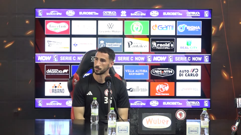 Immagine in evidenza: Agostino Camigliano - crediti foto: canale ufficiale YouTube Calcio Foggia 1920 (frame da video)