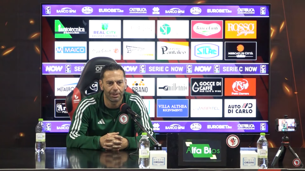 Immagine in evidenza: mister Luciano Zauri - crediti foto: canale ufficiale YouTube Calcio Foggia 1920 (frame da video)