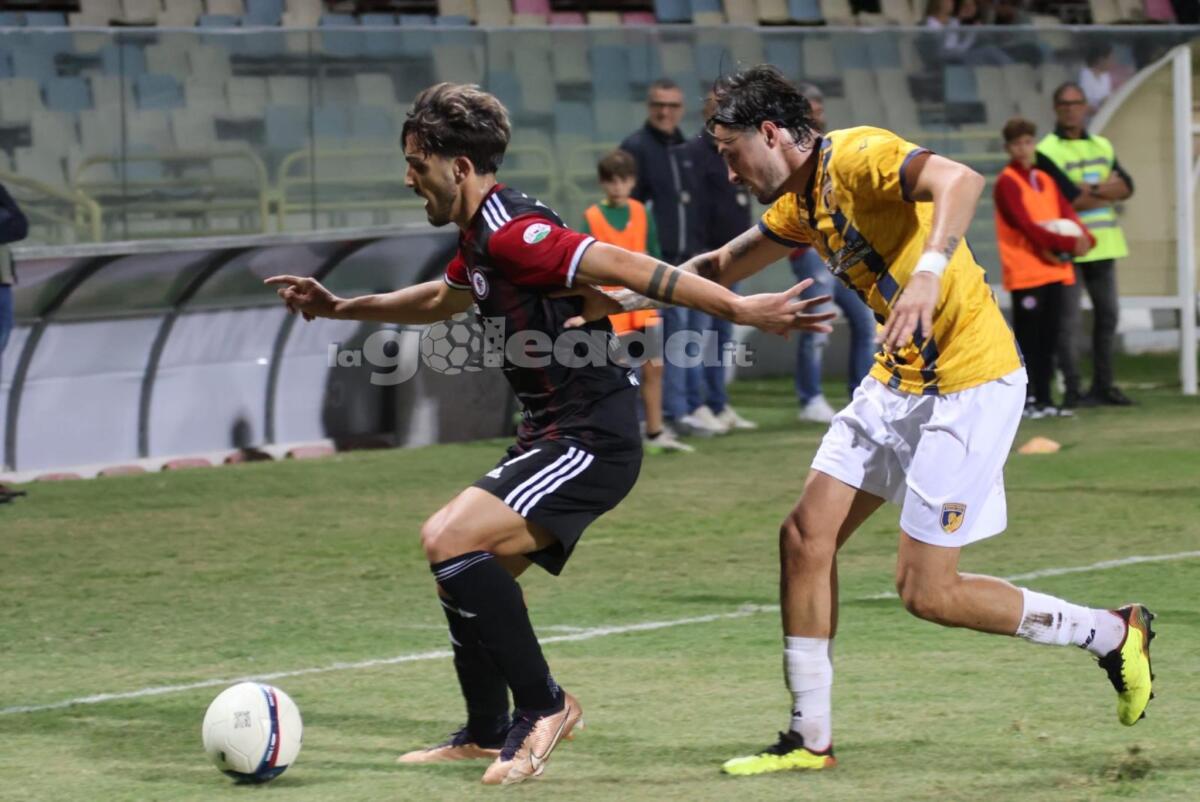 LIVE | Giugliano-Foggia, la cronaca in tempo reale - Immagine in evidenza: uno scatto di Foggia-Giugliano (Serie C - girone C 2024/25) - crediti: foto di Monica Carbosiero (RIPRODUZIONE VIETATA)