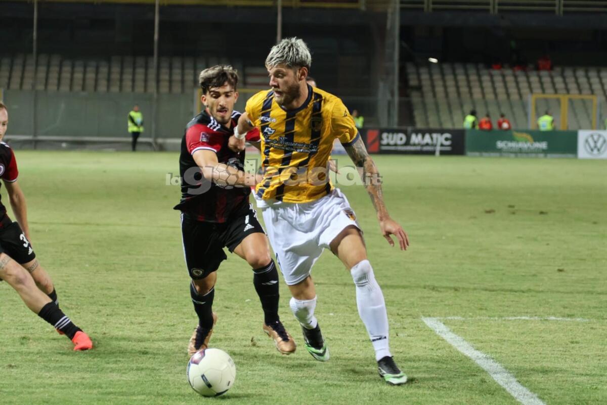 Giugliano-Foggia, probabili formazioni e dove vederla - Immagine in evidenza: uno scatto di Foggia-Giugliano (Serie C - girone C 2024/25) - crediti: foto di Monica Carbosiero (RIPRODUZIONE VIETATA)