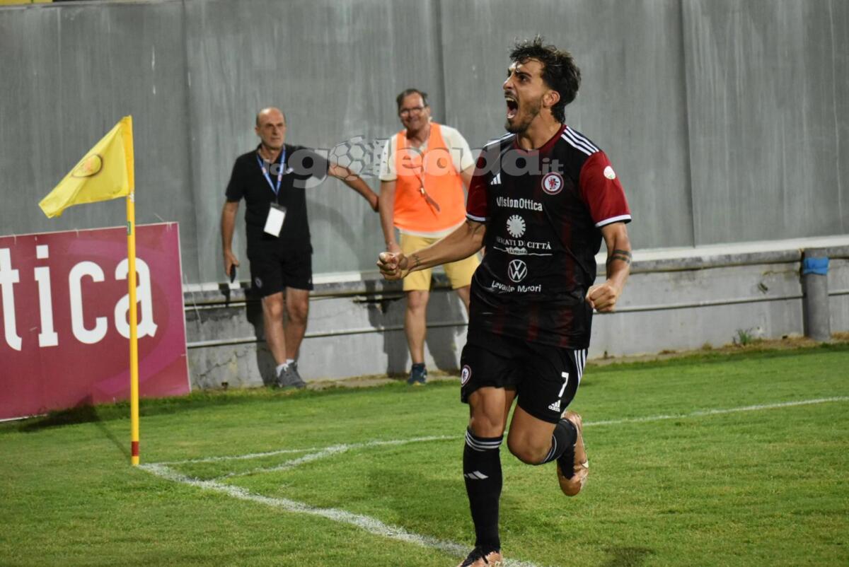Calciomercato Foggia, il Messina mette nel mirino Zunno - Immagine in evidenza: uno scatto di Foggia-Trapani (Serie C - girone C 2024/25) - crediti: foto di Luigia Spinelli/lagoleada.it (RIPRODUZIONE VIETATA)