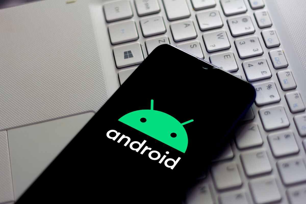 Smartphone lento? Ecco il trucco che nessuno conosce per velocizzarlo in 2 minuti - Smartphone lento? Niente paura (depositphotos.com) - www.findbest.it