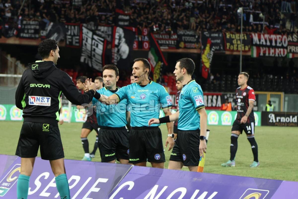 Calciomercato Serie C, le operazioni del 18 Gennaio - Immagine in evidenza: uno scatto di Foggia-Giugliano (Serie C - girone C 2024/25) - crediti: foto di Monica Carbosiero (RIPRODUZIONE VIETATA)