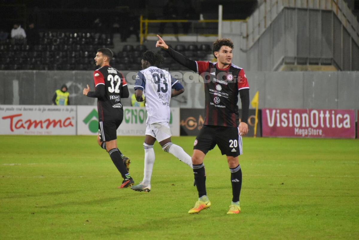 Calciomercato, come si orienta il Foggia? Nomi e ipotesi - Immagine in evidenza: uno scatto di Foggia-Casertana (Serie C - girone C 2024/25) - crediti: foto di Luigia Spinelli (RIPRODUZIONE VIETATA)