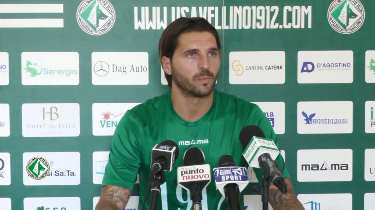 Calciomercato Serie C, le trattative del 26 Gennaio - Patierno, screenshot da conferenza youtube del canale U.S. Avellino 1912 Official TV
