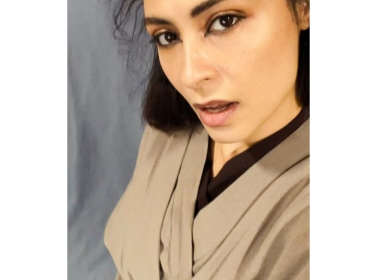 L'attrice in abiti jedi (jazmasri instagram screenshot) - www.insolenzadir2d2.it