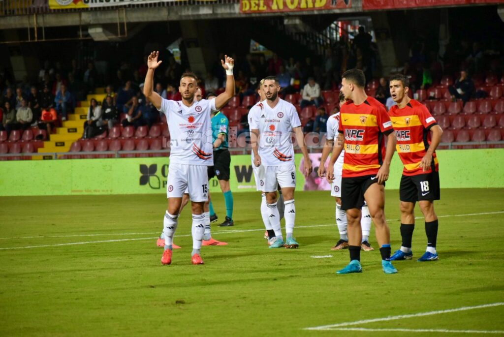 Immagine in evidenza: uno scatto di Benevento-Foggia (Serie C - girone C 2024/25) - crediti: foto di Luigia Spinelli (RIPRODUZIONE VIETATA)