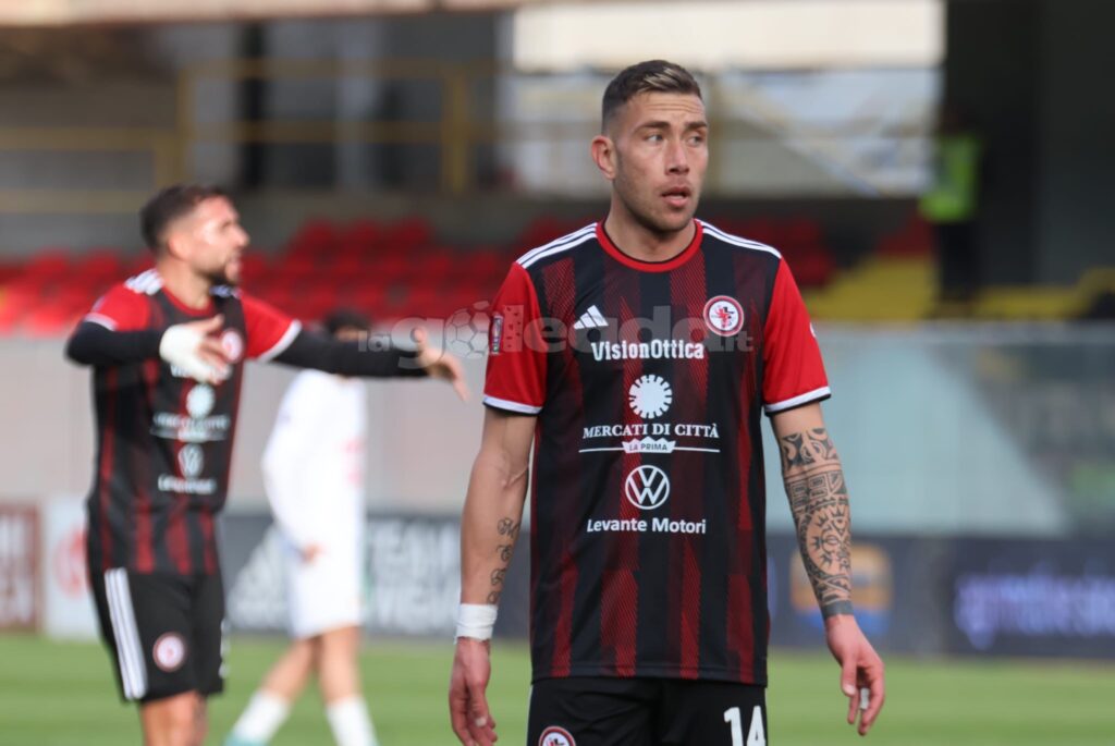 Immagine in evidenza: uno scatto di Foggia-Benevento (Serie C - girone C 2024/25) - crediti: foto di Monica Carbosiero su gentile concessione dell’autrice. Tutti i diritti riservati all’autrice.