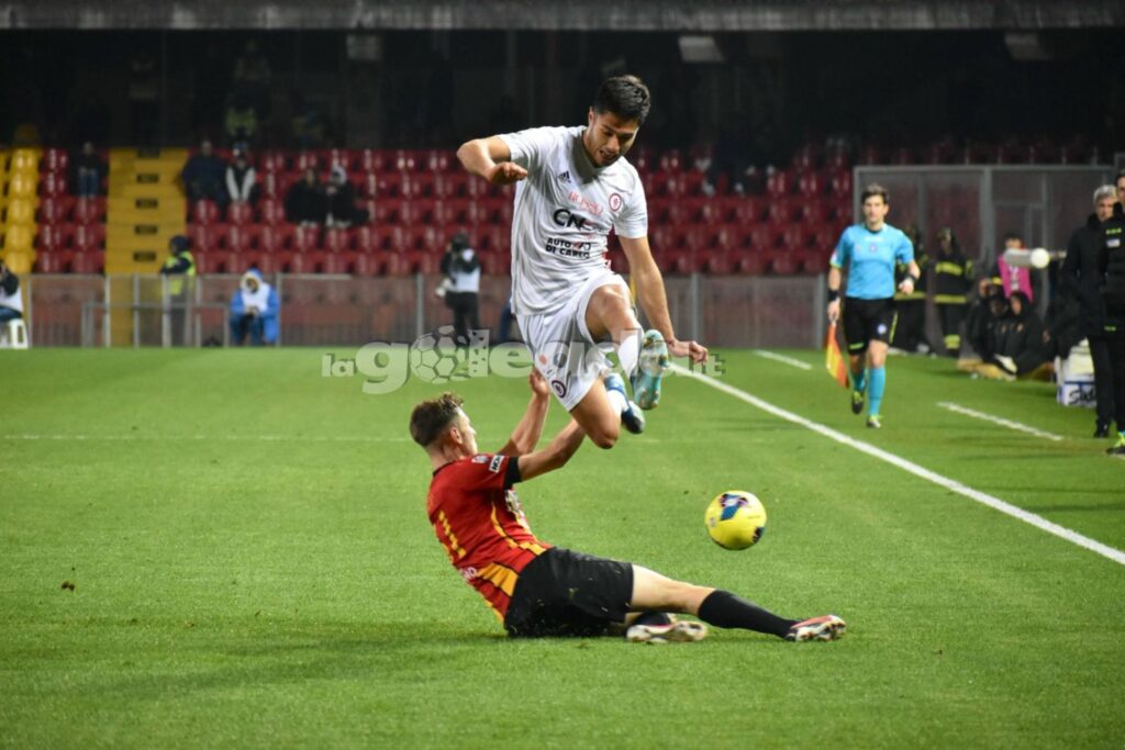 Immagine in evidenza: uno scatto di Benevento-Foggia (Serie C - girone C 2023/24) - crediti: foto di Luigia Spinelli (RIPRODUZIONE VIETATA)