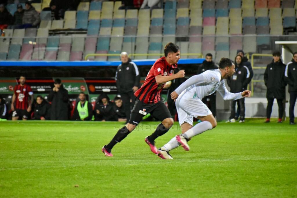 Immagine in evidenza: uno scatto di Foggia-Monopoli (Serie C - girone C 22/23) - crediti: foto di Luigia Spinelli (RIPRODUZIONE RISERVATA)