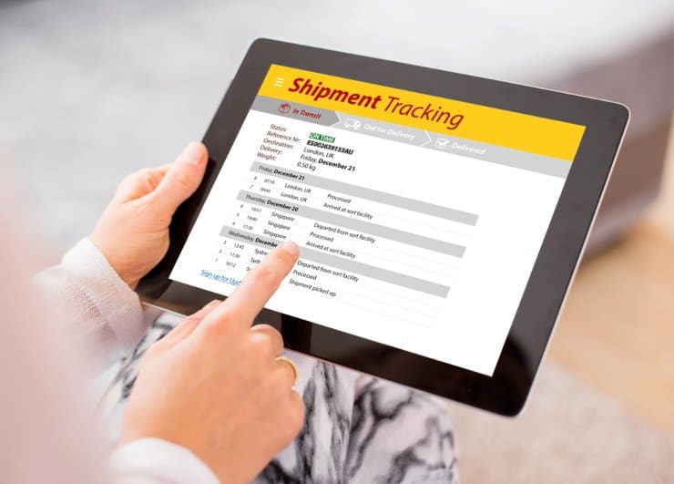 DHL, attenzione agli ordini online e alle mail fasulle (DepositPhotos) - www.findbest.it