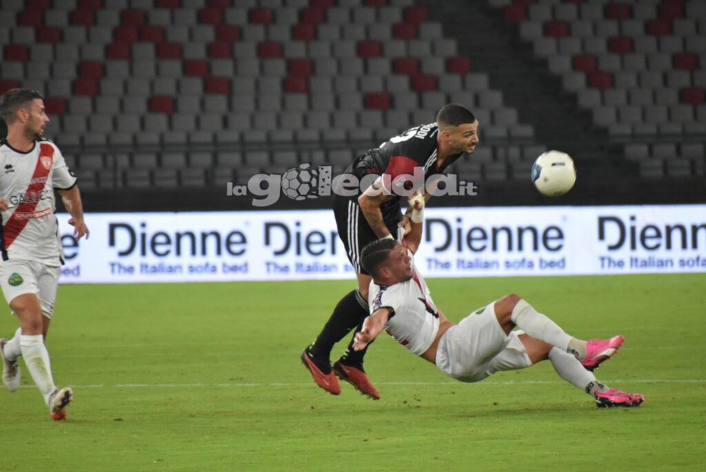 Immagine in evidenza: uno scatto di Team Altamura-Foggia (Serie C - girone C 2024/25) - crediti: foto di Luigia Spinelli/lagoleada.it (RIPRODUZIONE VIETATA)