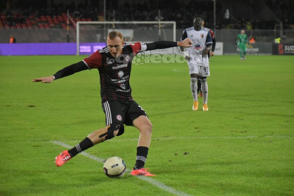 Immagine in evidenza: uno scatto di Foggia-Casertana (Serie C - girone C 2024/25) - crediti: foto di Luigia Spinelli (RIPRODUZIONE VIETATA)