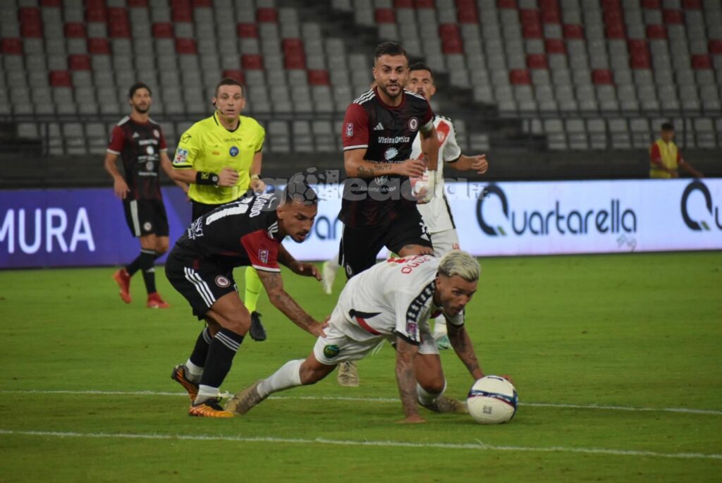 Immagine in evidenza: uno scatto di Team Altamura-Foggia (Serie C - girone C 2024/25) - crediti: foto di Luigia Spinelli/lagoleada.it (RIPRODUZIONE VIETATA)