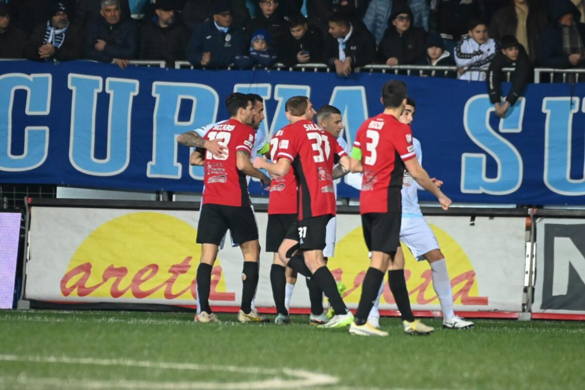 Taranto-Foggia, UFFICIALE: c'è la sede dell'incontro - Immagine in evidenza: uno scatto di Virtus Francavilla-Foggia (Serie C - girone C 2023/24) - crediti: foto di Federico Antonellis/Calcio Foggia 1920