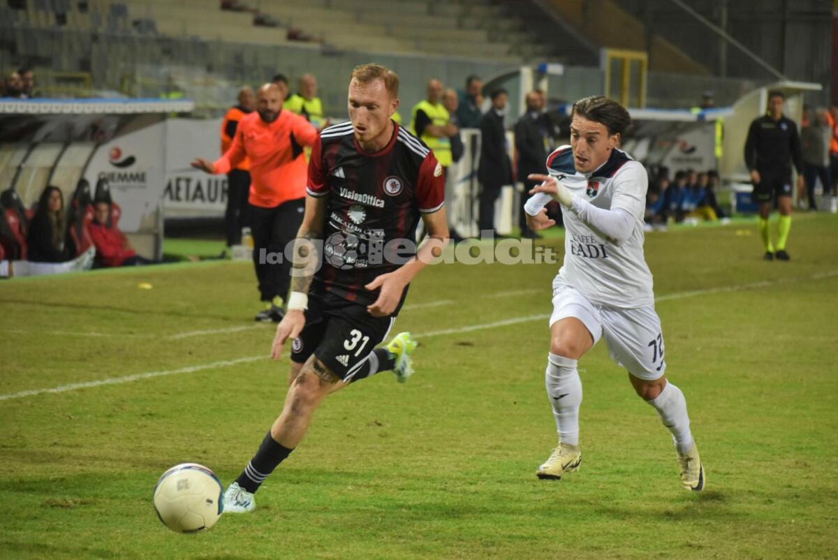 Serie C, il Taranto può salvarsi "parzialmente": le ultime - Immagine in evidenza: uno scatto di Foggia-Taranto (Serie C - girone C 2024/25) - crediti: foto di Luigia Spinelli (RIPRODUZIONE VIETATA)