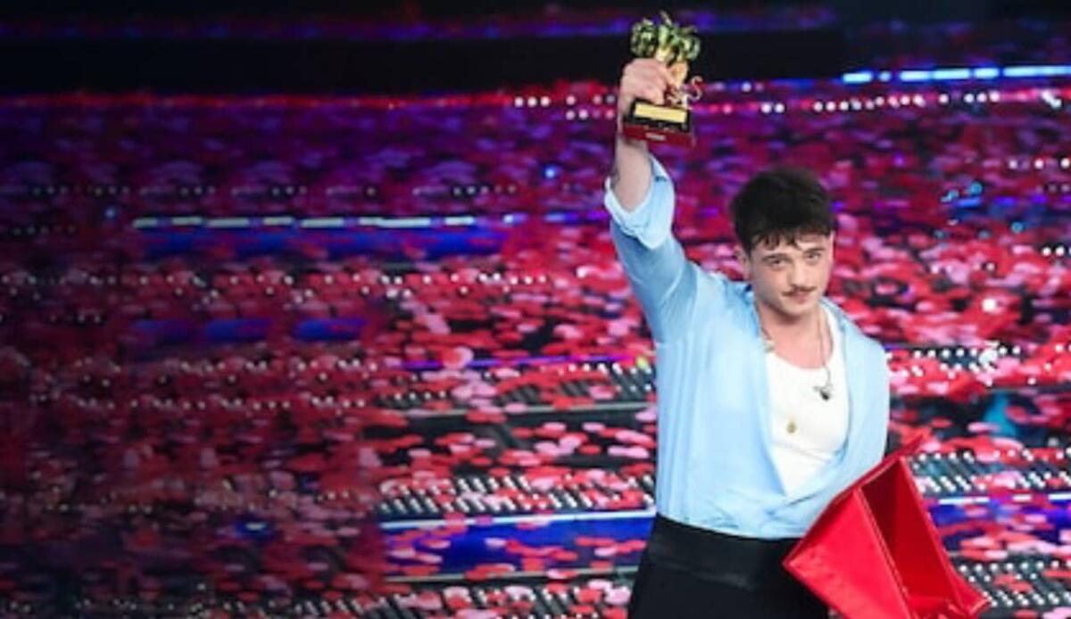 Sanremo 2025: l'Intelligenza Artificiale prevedeva un podio sorprendente. Ci ha azzeccato? - Sanremo 2025, cosa c'entra l'intelligenza artificiale (Rai Play Foto) - www.notiziesecche.it