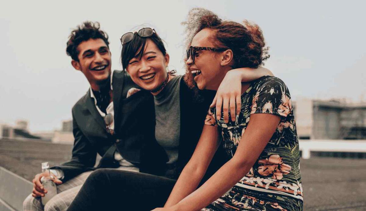 Frasu sull'amicizia: invia subito questi pensieri ai tuoi amici più cari - La bellezza dell'amicizia (canva.com) - www.notiziesecche.it