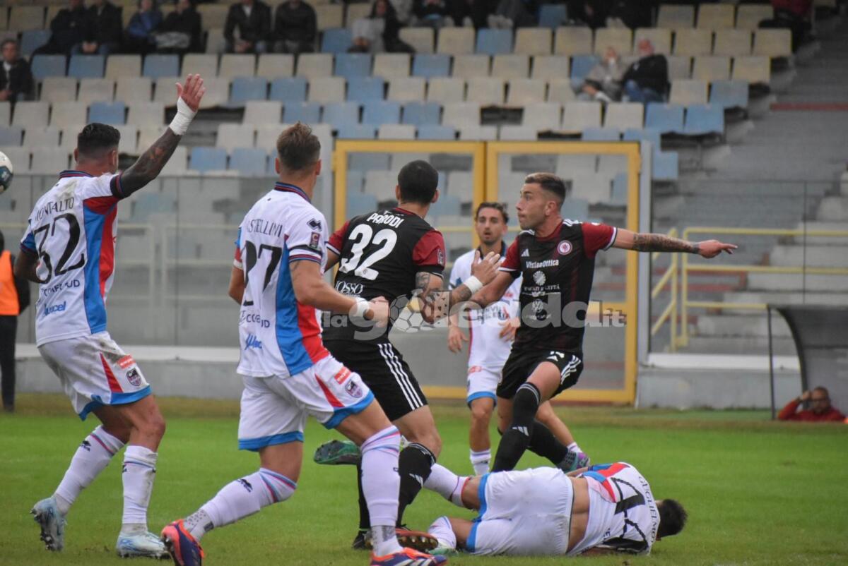 Chi arbitrerà Catania-Foggia? Il nome e le statistiche - Immagine in evidenza: uno scatto di Foggia-Catania (Serie C - girone C 2024/25) - crediti: foto di Luigia Spinelli/lagoleada.it (RIPRODUZIONE VIETATA)