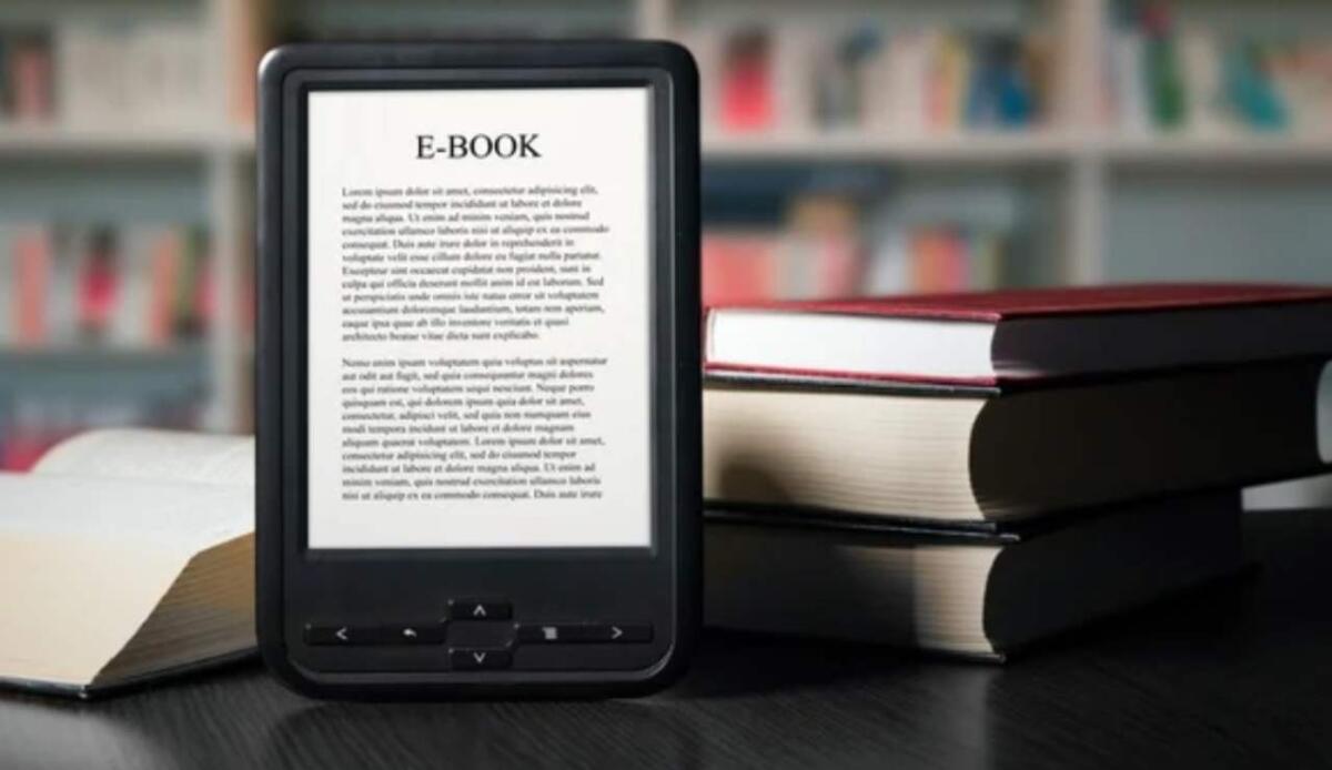 Ebook o libro tradizionale? Vantaggi e svantaggi dei formati di lettura - Libri e ebook (Depositphotos foto) - www.notiziesecche.it