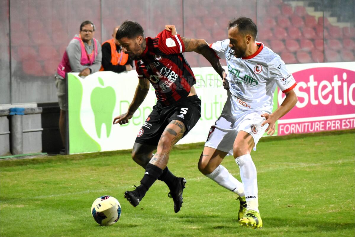 Crisi in casa Turris, i ragazzi delle giovanili devono pagarsi il pullman - Immagine in evidenza: uno scatto di Foggia-Turris (Serie C - girone C 2023/24) - crediti: foto di Luigia Spinelli (RIPRODUZIONE VIETATA)