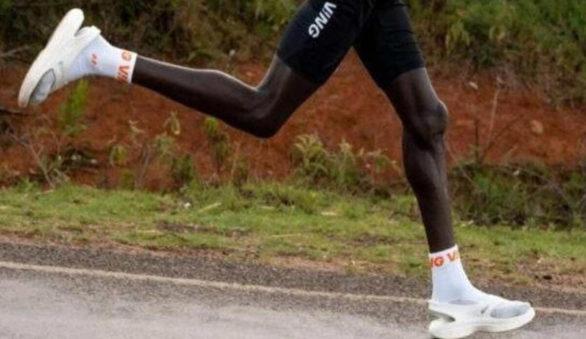 Sandali con piastra in carbonio: la nuova frontiera del running? - I sandali in carbonio (Khon Kaen International Marathon foto) - www.notiziesecche.it