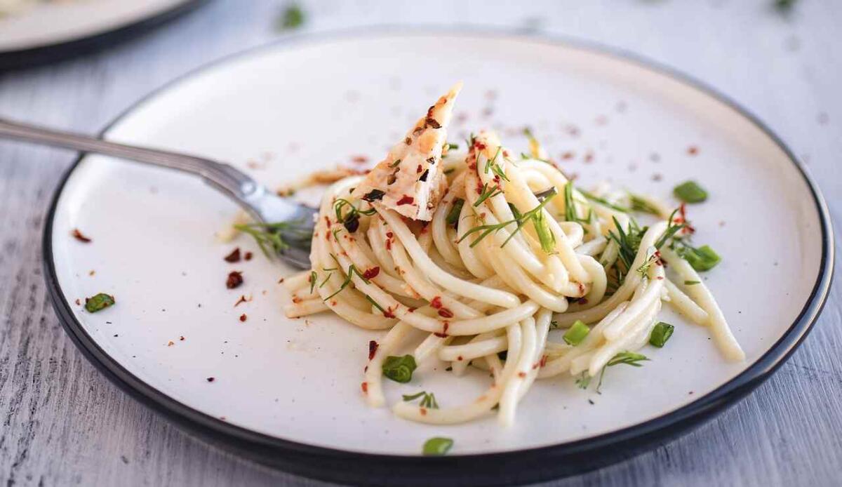 Come ottenere una cacio e pepe perfetta? E' una questione di amido e temperatura - Illustrazione di un piatto di pasta (Pixabay FOTO) - www.notiziesecche.it